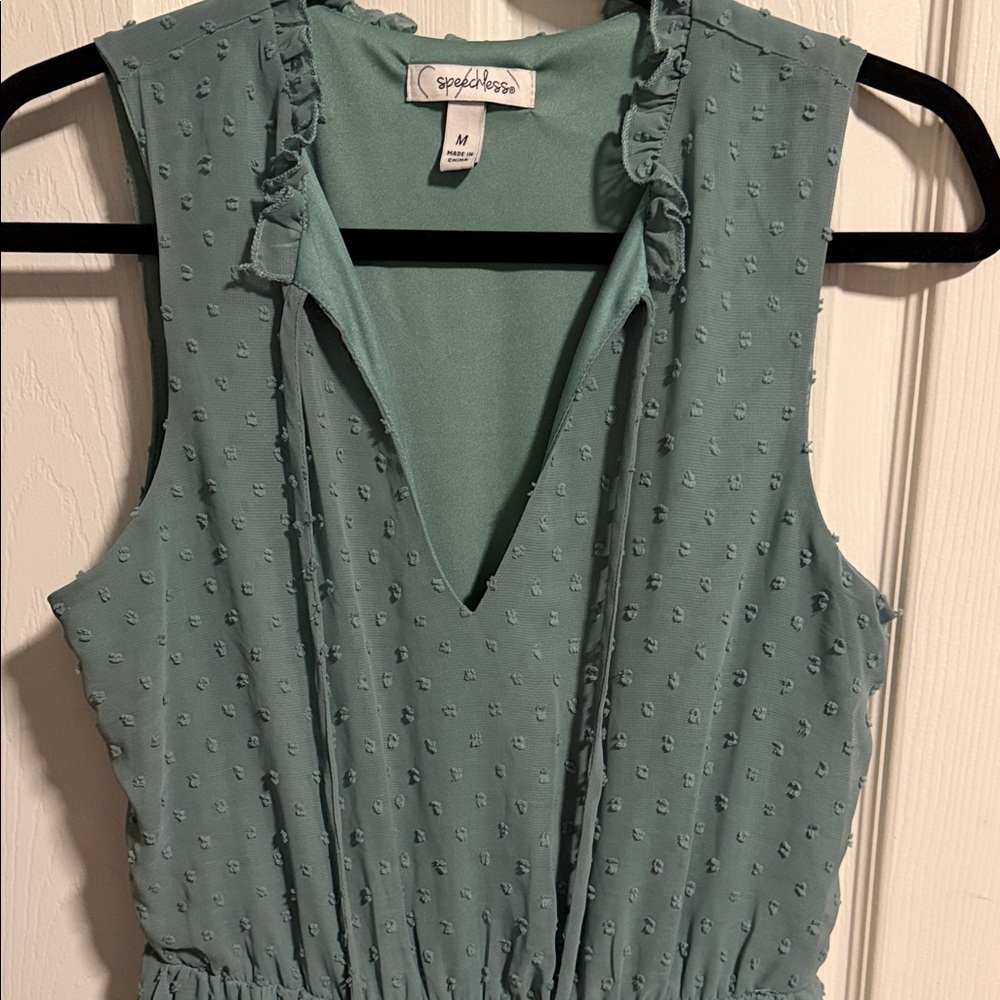 Speechless Textured Sleeveless Dress in Light Green - Picture 3 of 5